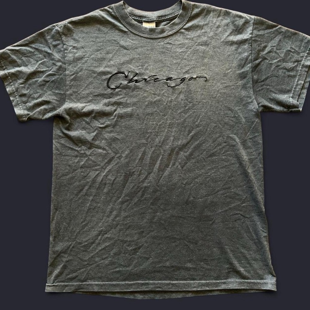 Gray Chicago script T-Shirt size medium